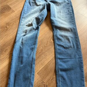 Old Navy Women's Wow Straight Leg High Rise Jeans 6